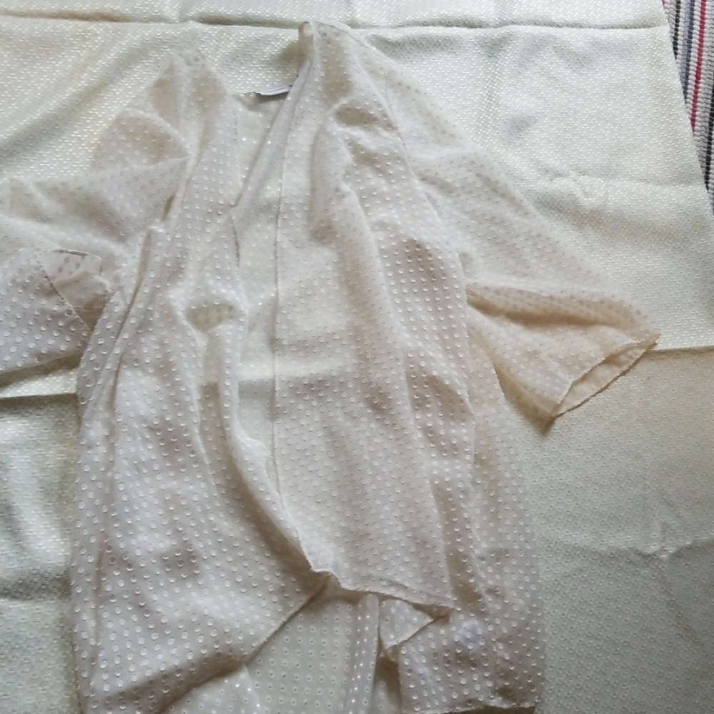 White pullover